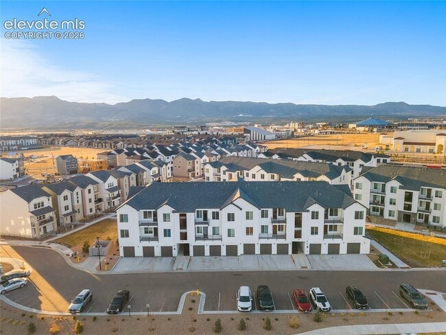 Building Photo - Top Floor Penthouse at Victory Ridge