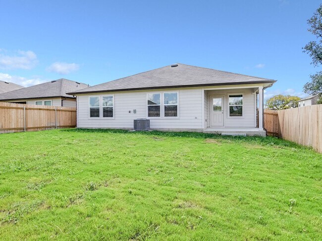 Building Photo - 1,796 SF Home in Seguin - 4 BR/2 BA - Arroyo Ranch!!!