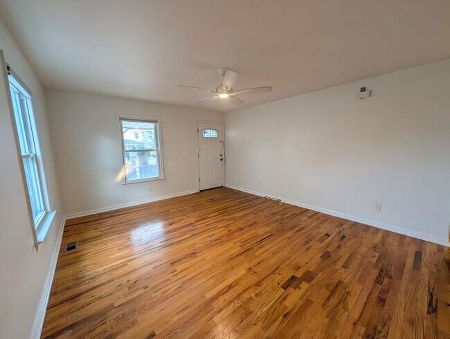 Building Photo - 511 Sewall Ave