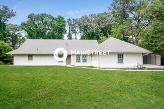 Building Photo - 4 Bedroom Pet-Friendly Home in MORROW, GA ...