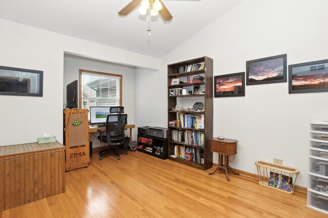 Building Photo - 406 Kresswood Dr