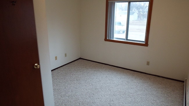 Building Photo - Pershing 1