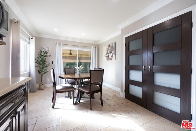 Building Photo - 5181 Densmore Ave