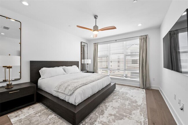 Building Photo - 4310 Authentic Dr