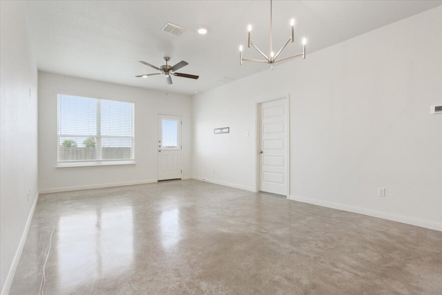 Building Photo - 2921 Quail Rdg Ln