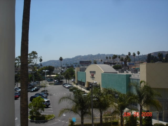 Building Photo - 1460 N Mansfield Ave