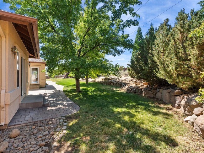 Building Photo - Fieldcreek Gem