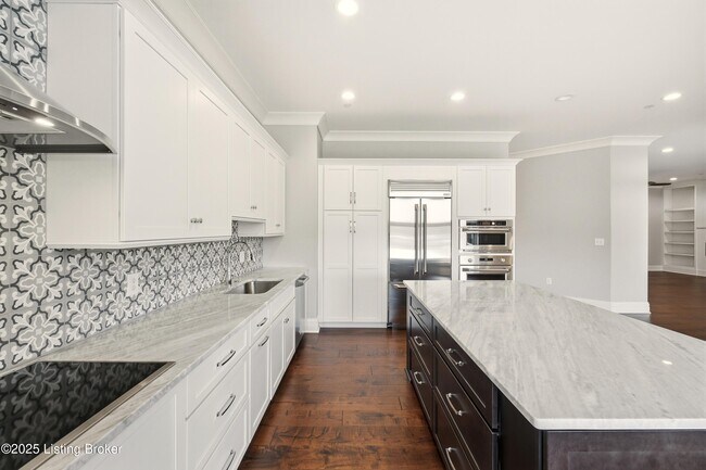 Building Photo - 6600 Seminary Woods Pl