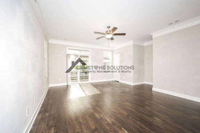 Building Photo - 345 Kara Ln