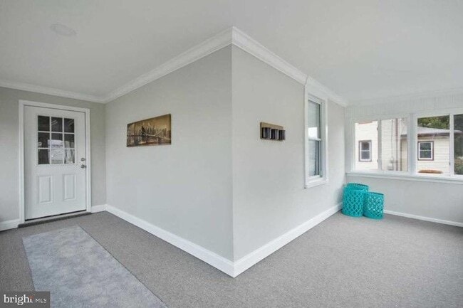 Building Photo - 14 Sewell St