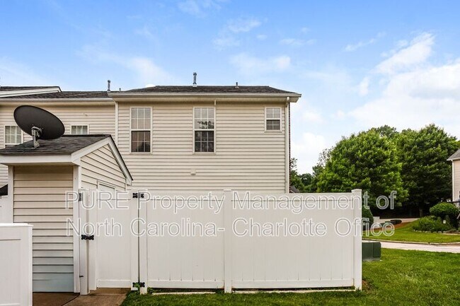 Building Photo - 18040 Delmas Dr