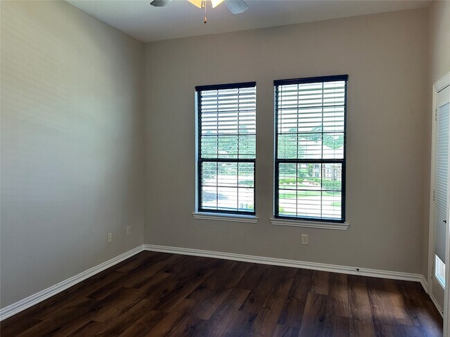 Building Photo - 101 Silverwood Ranch Estates