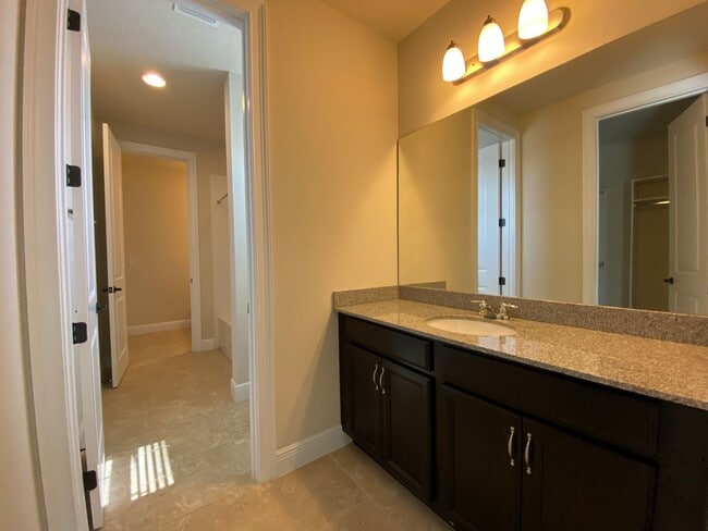 Building Photo - Exquisite 6-Bedroom Estate with Private Po...