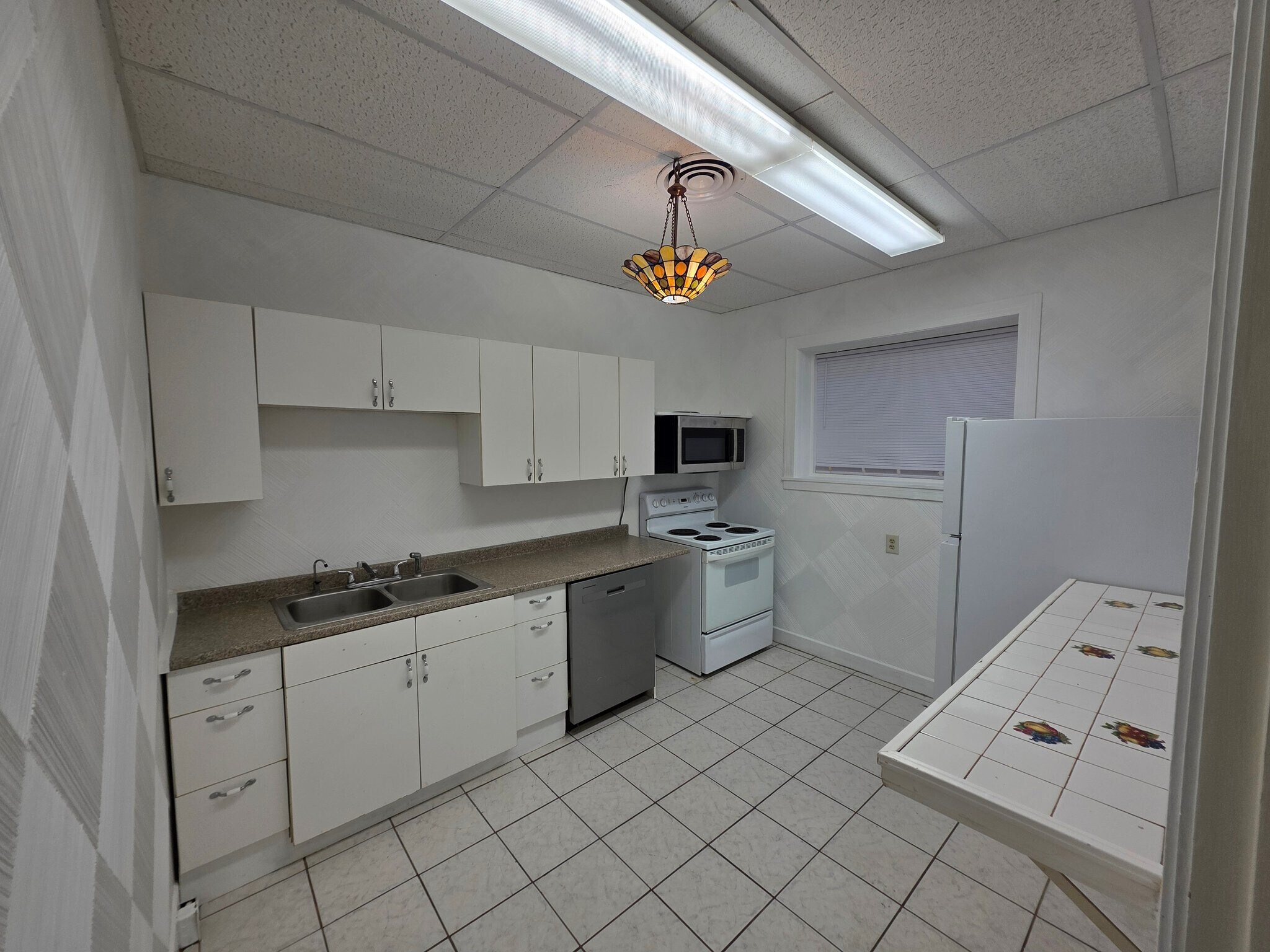 Building Photo - 64 Kenyon St