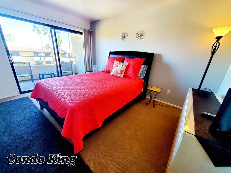 Building Photo - 470 S Calle Encilia
