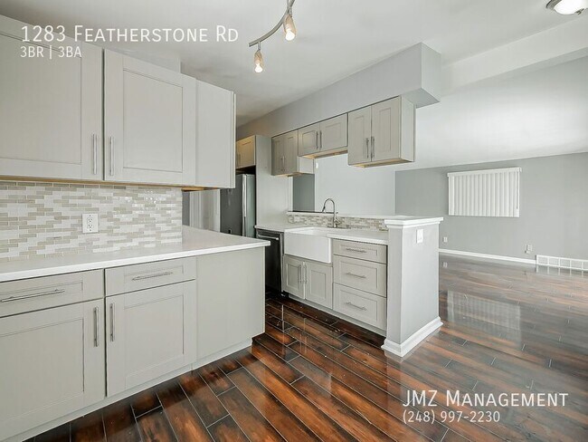 Building Photo - 1283 Featherstone Rd