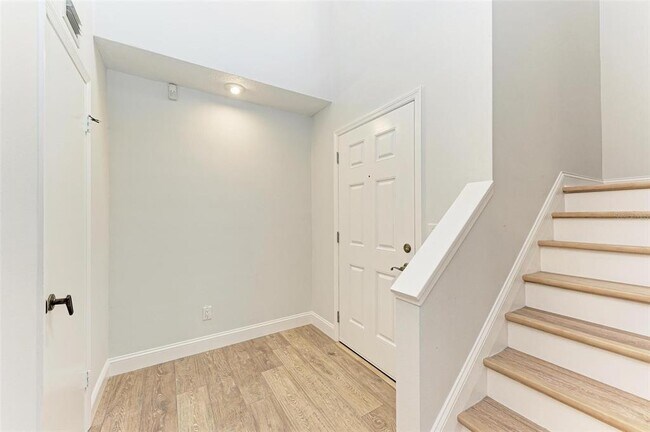 Building Photo - 2927 W Gandy Blvd