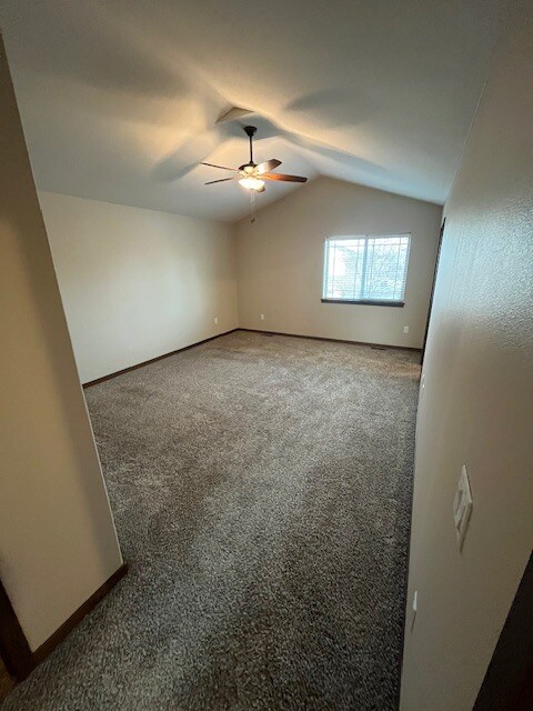 Building Photo - 62 Jaro Wy