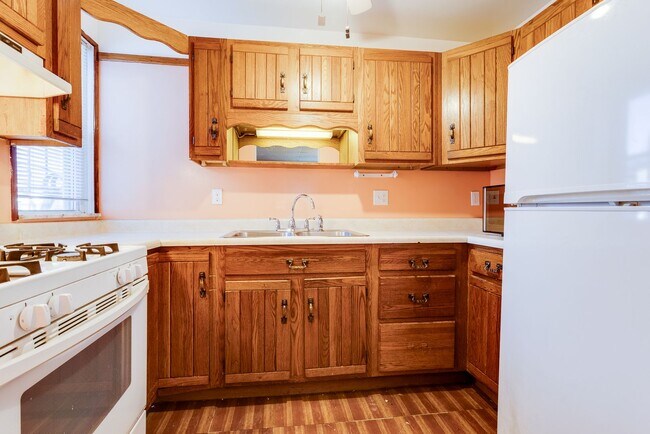 Building Photo - AVAILABLE NOW! 3 bed, 2 bath AMAZING House in Allentown!!!