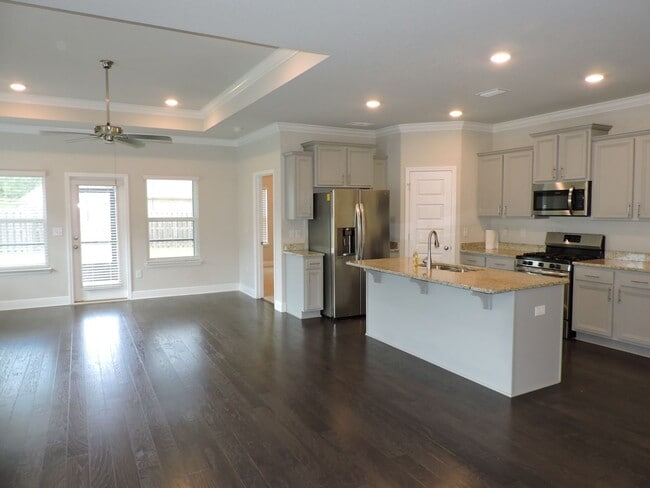 Building Photo - Beautiful home in gated community!