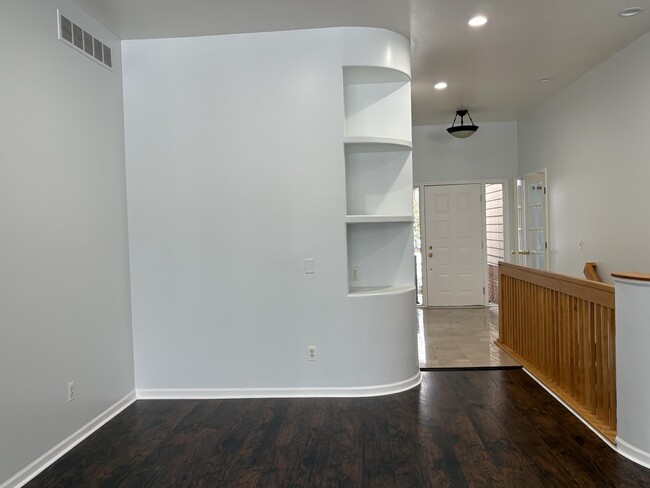 Building Photo - 5105 Doral Ct