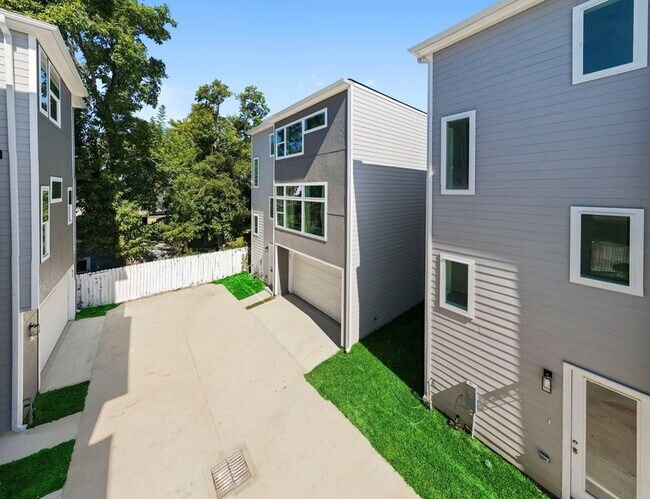 Building Photo - 4013 Ward St