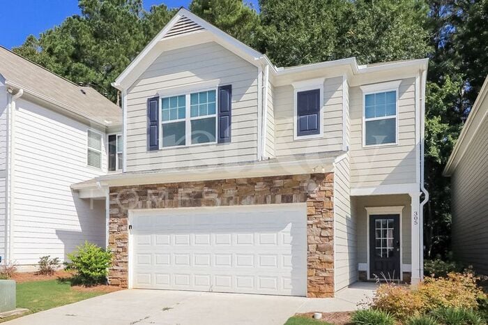 Building Photo - 305 Pinewood Dr