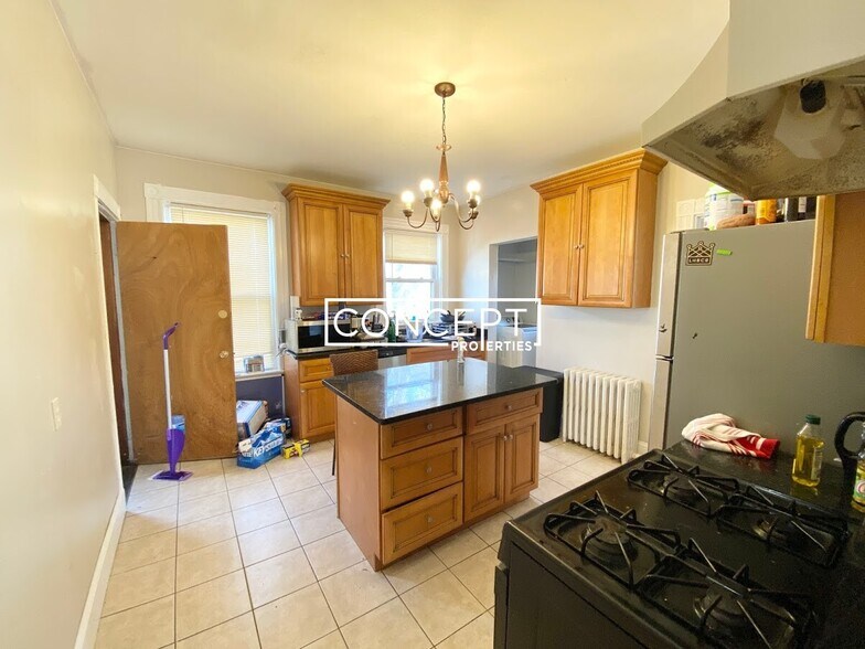 Building Photo - 45 Cherokee St