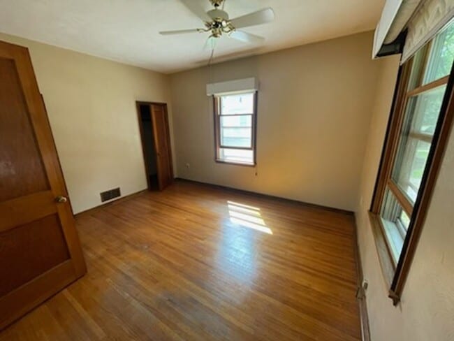Building Photo - Great Eastside Location 3-Bedroom Bungalow...