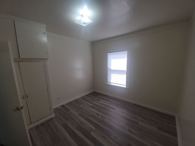 Building Photo - 323-329 P St