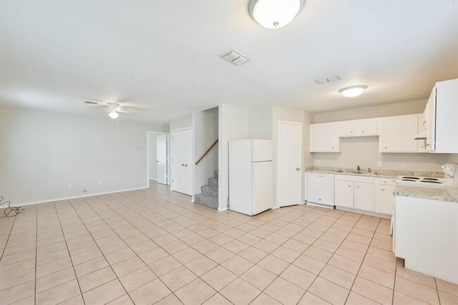 Building Photo - 510 Kings Way Dr