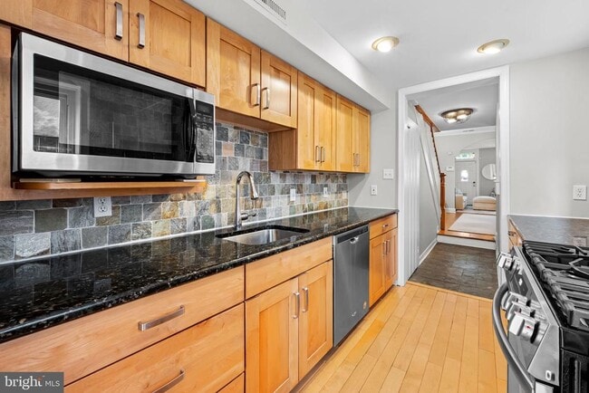 Building Photo - 307 S Exeter St