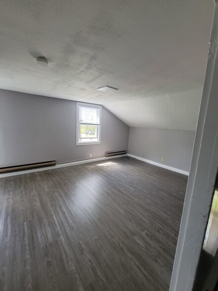 Building Photo - 6290 N Kirkville Rd
