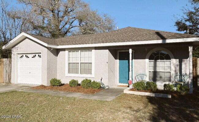Primary Photo - 1716 Hickory Ave