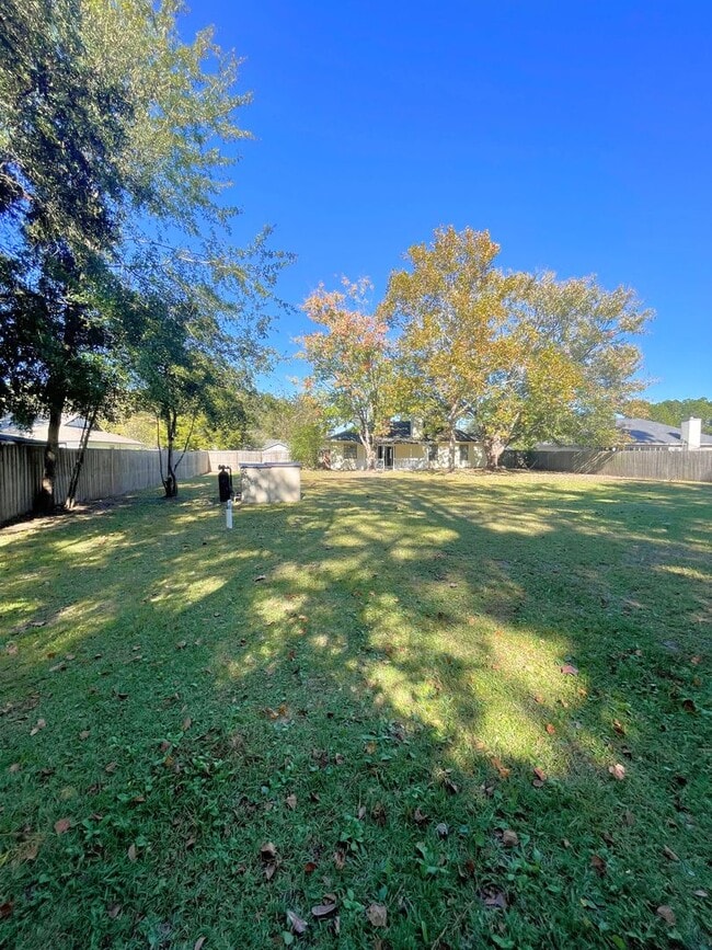 Building Photo - Charming 3-Bedroom, 2-Bath Home with Large...