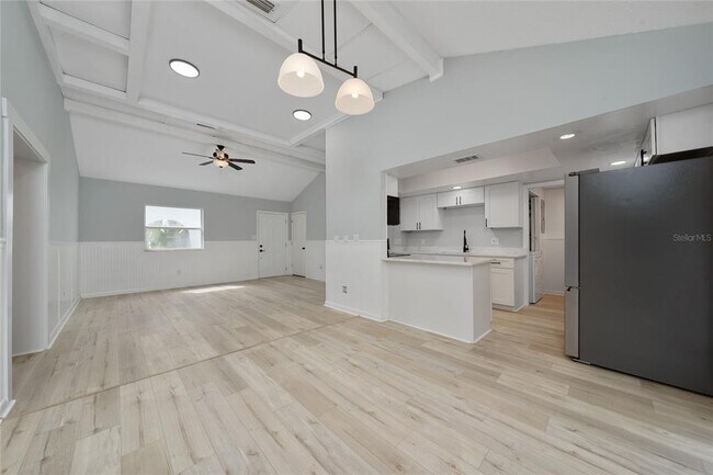 Building Photo - 1034 Falcon St