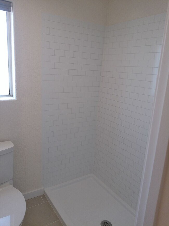 Building Photo - A3085