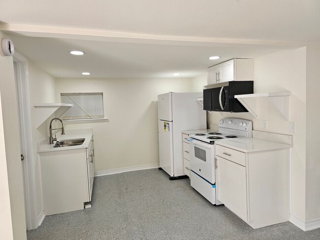 Building Photo - 17061 E Iowa Ave