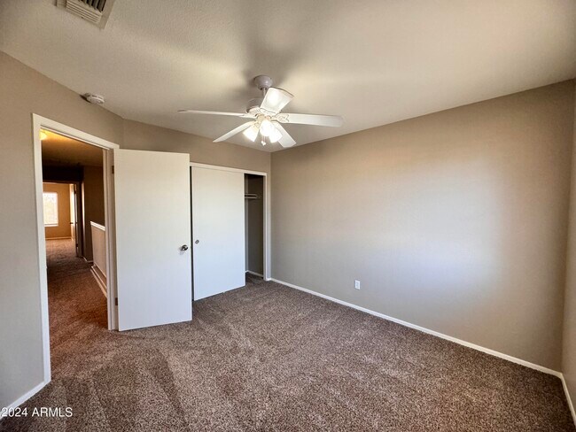 Building Photo - 10453 N 76th Dr