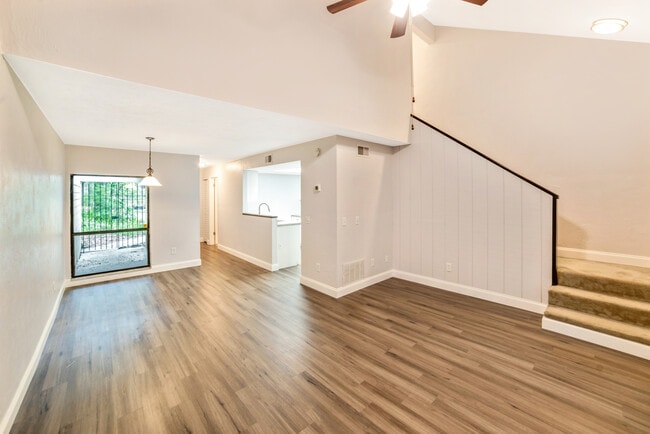 Building Photo - 4307 SW 70th Ter