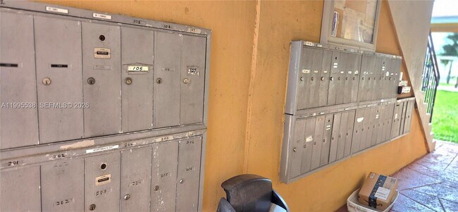 Building Photo - 3800 SW 102nd Ave