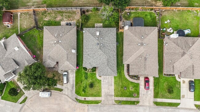 Building Photo - 3211 Falcon Trail Dr
