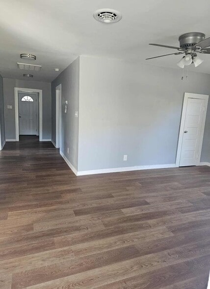 Building Photo - 761 Circle Dr