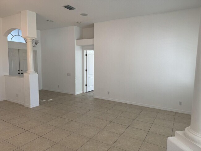 Building Photo - "Spacious 4-Bed, 4-Bath Gem in Wesley Chap...