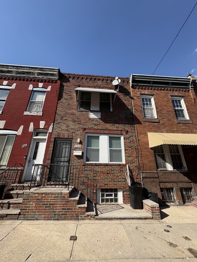 Building Photo - 2225 McClellan St