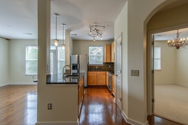 Building Photo - Rare rental opportunity at Bristol West End!