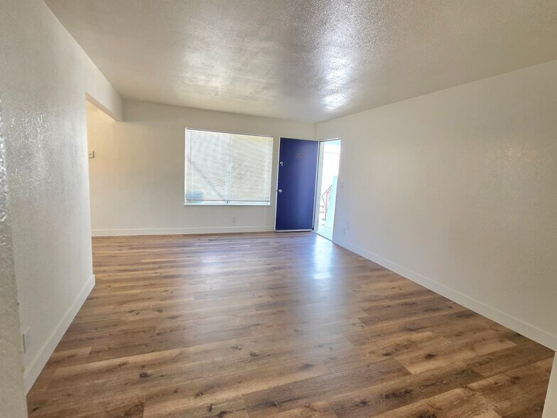 Building Photo - 4264 N Bengston Ave