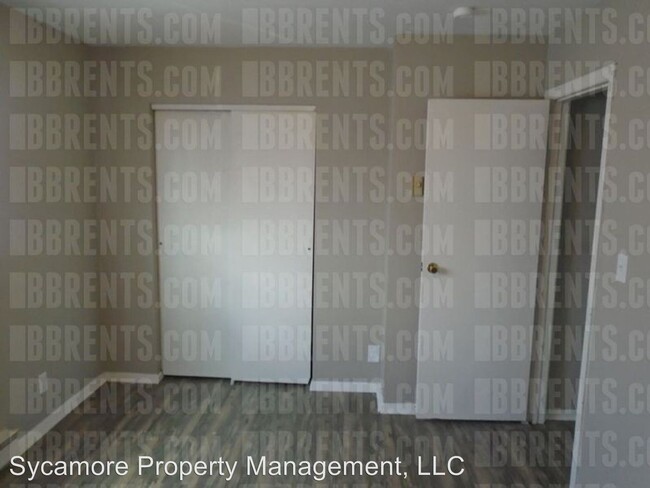 Building Photo - 410 Mars Dr