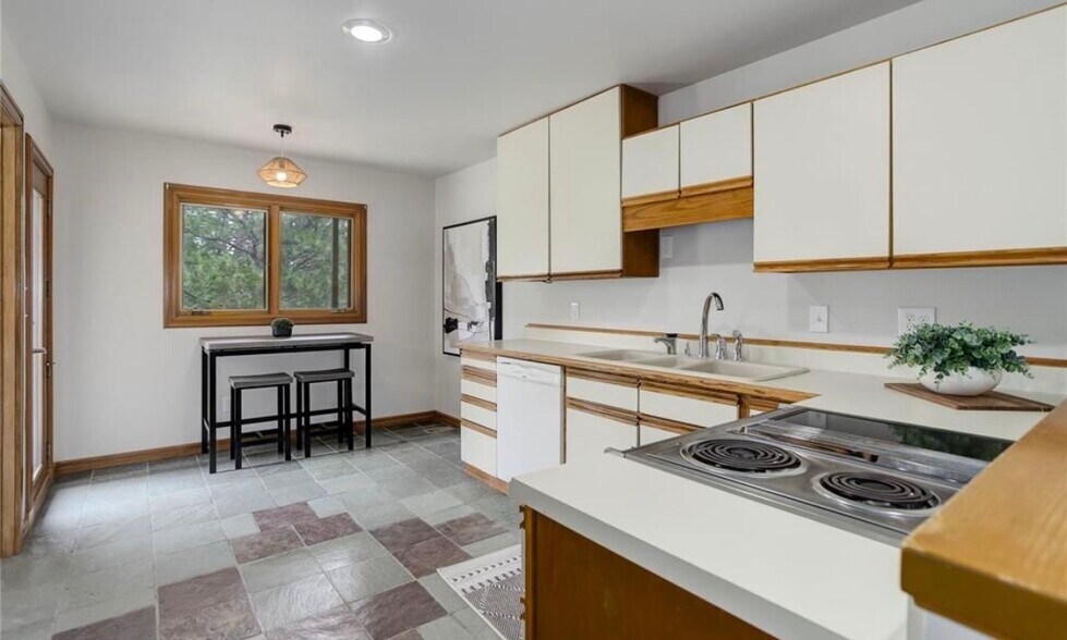 Building Photo - 14810 Herring Rd