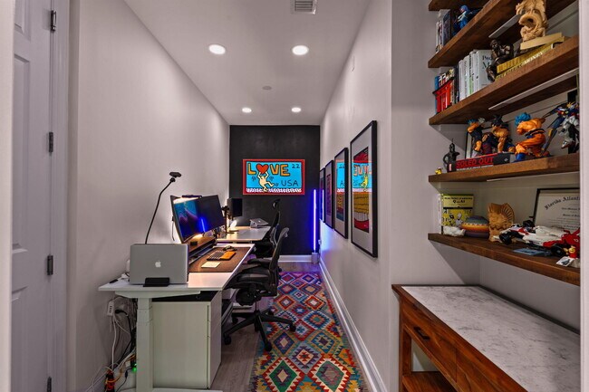 Building Photo - 9160 Wrangler Dr